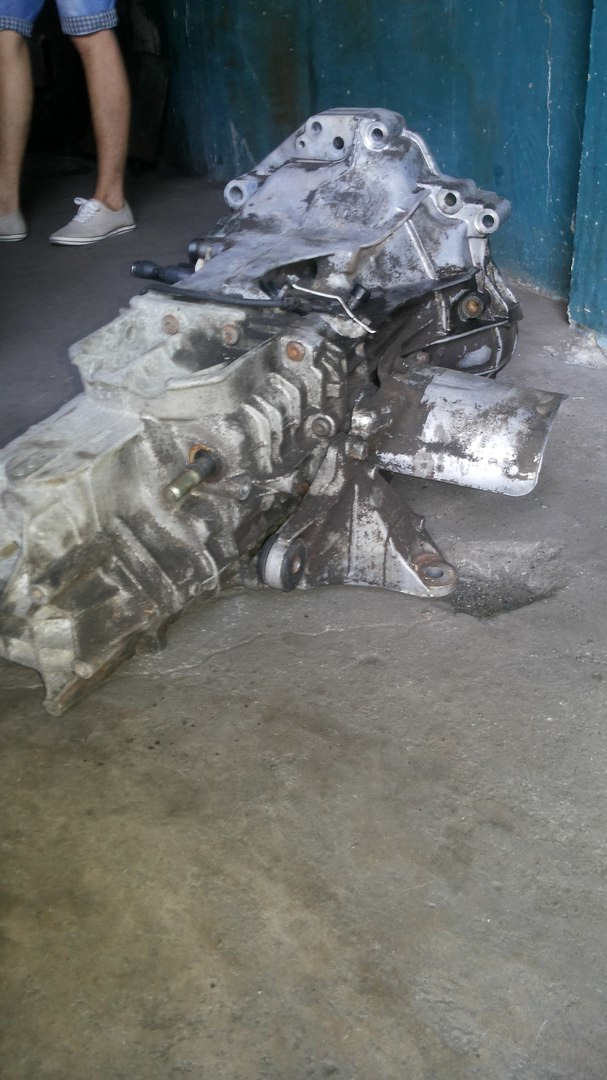 прийшла КПП audi 100 v6 2.8L 3