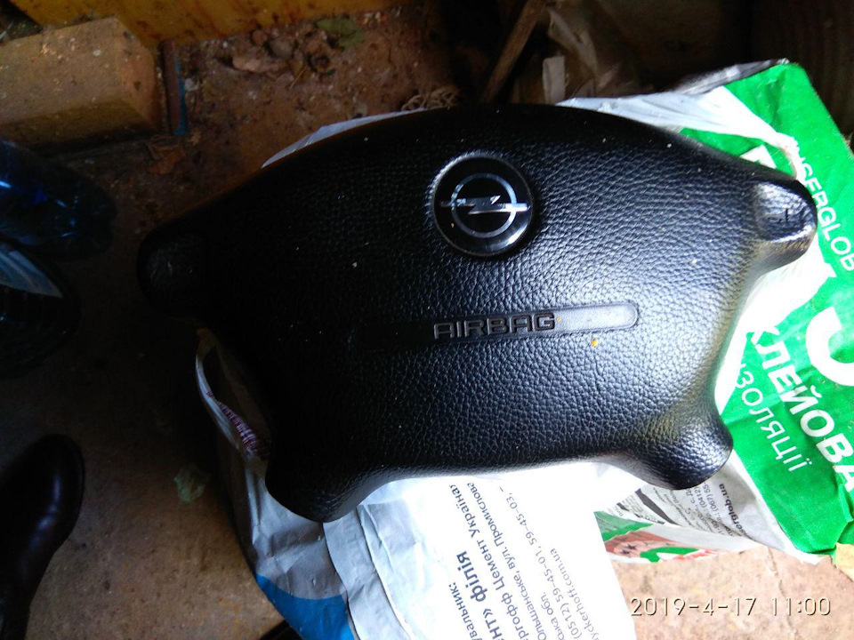 Купив торпеду та кермо від Opel Vectra B 3