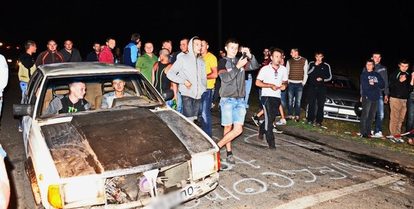на перегони заглянув із друзями 3