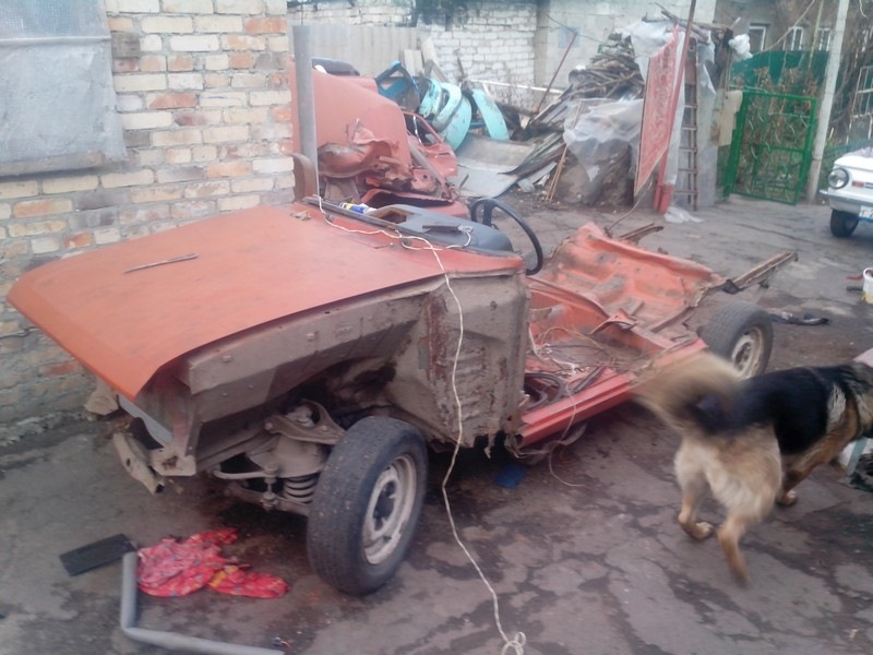 РІЗНЯ в тихому дворику 2