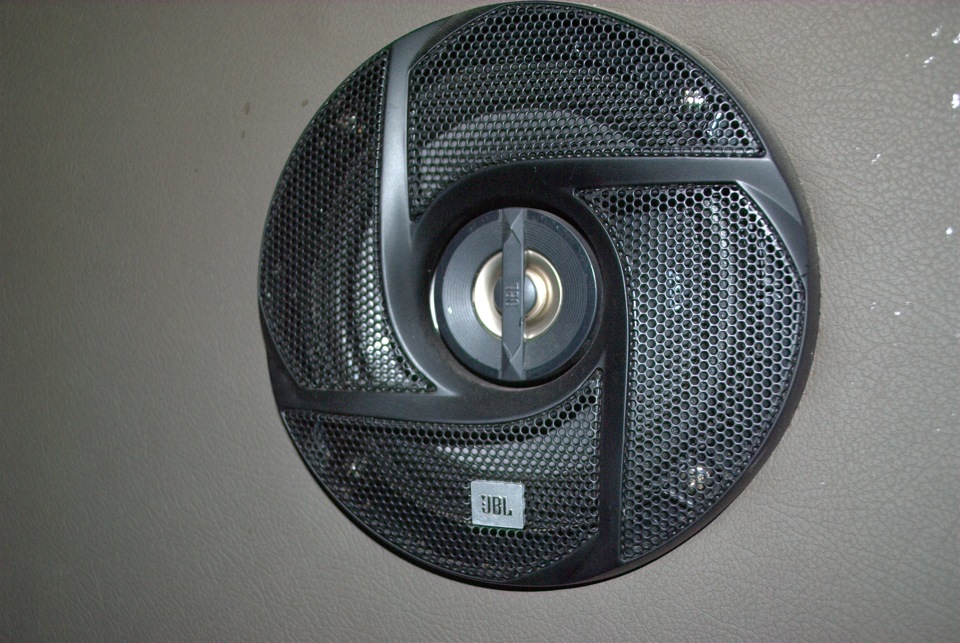 Магнітола Nakamichi NA98 разом з колонками JBL. 4