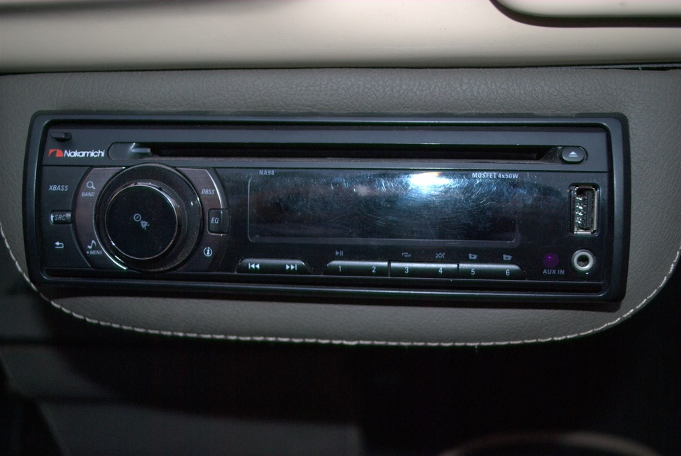 Магнітола Nakamichi NA98 разом з колонками JBL. 3