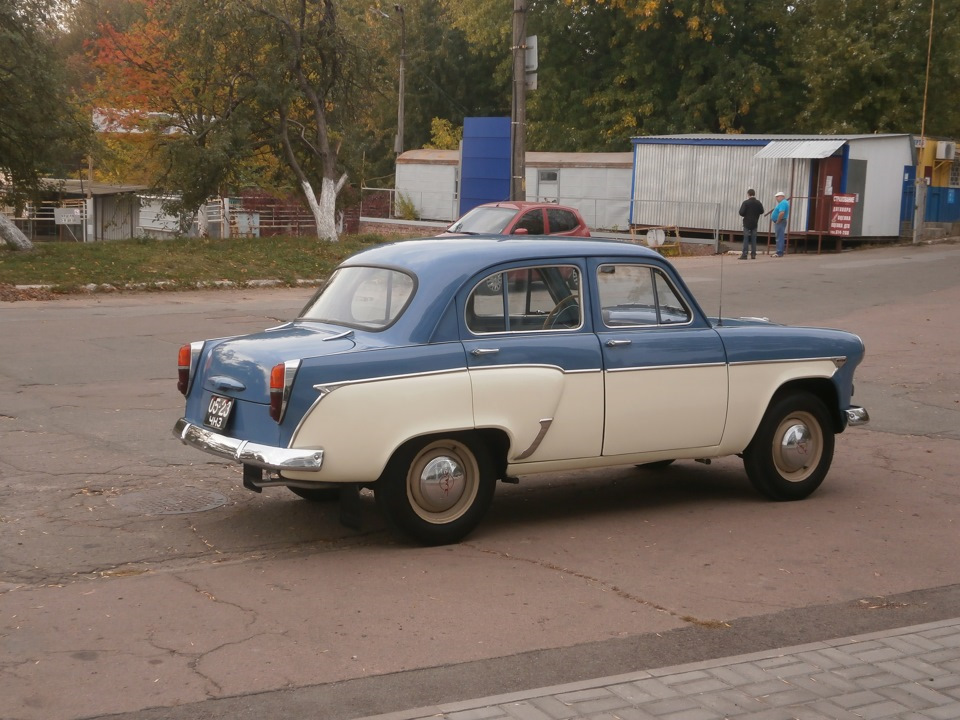 Автомобіль МЗМА 403 фотографії 4