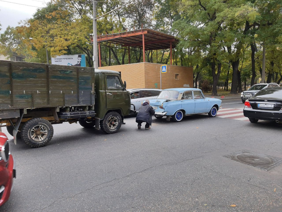 Зазнав двох ударів у хвіст 2