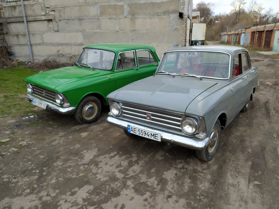 Порівняння двох Москвичів 408 1966 року 1