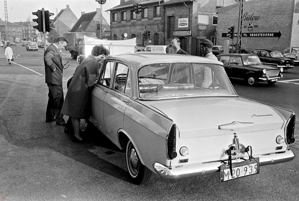 Москвич-408 у Данії. Написано 1964-65 роки, 3