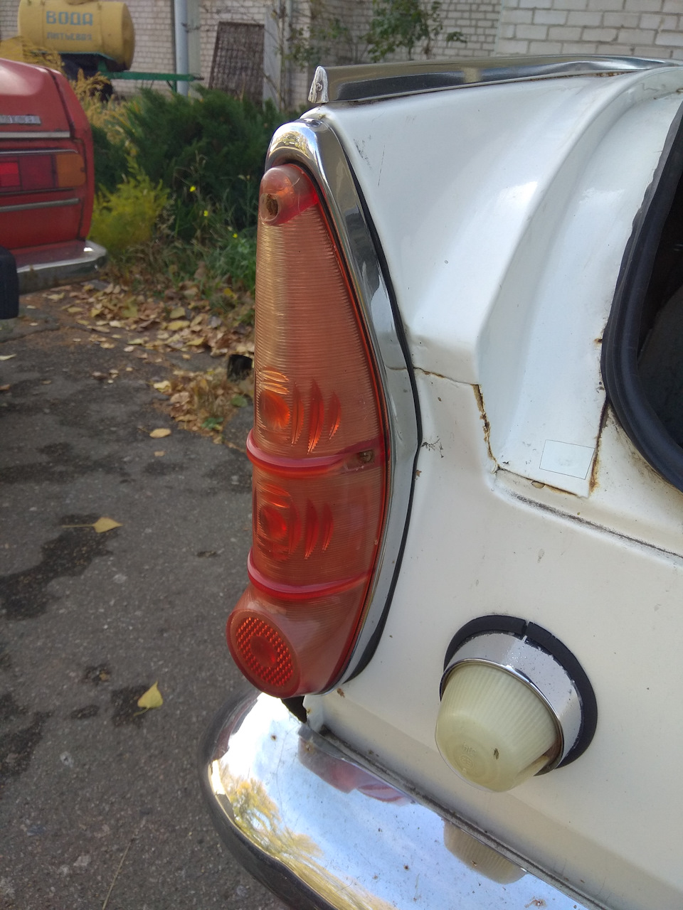 Розсіювач заднього ліхтаря 1