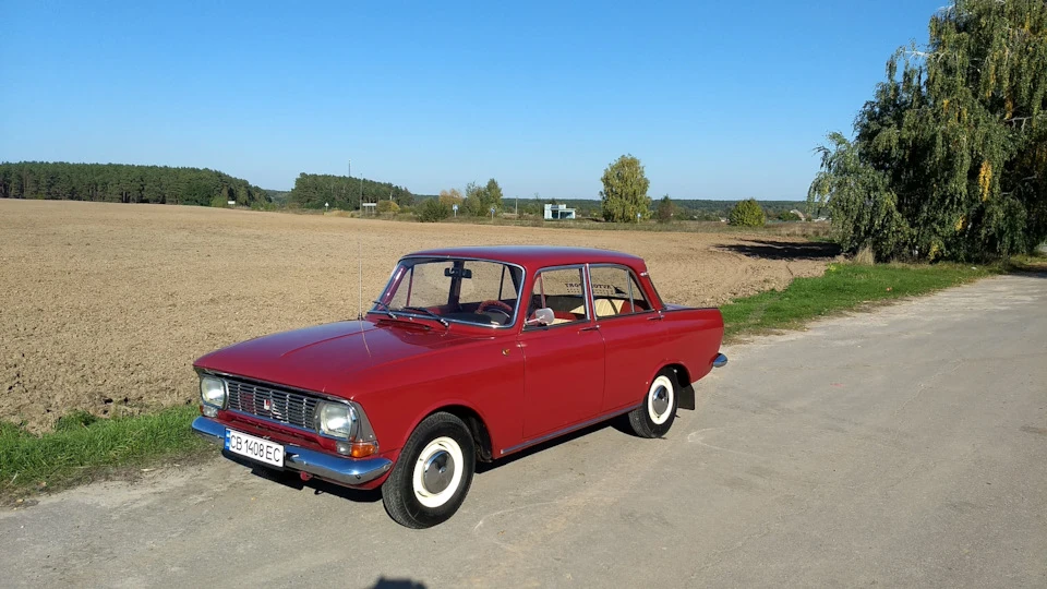Фотографії автомобіля на природі