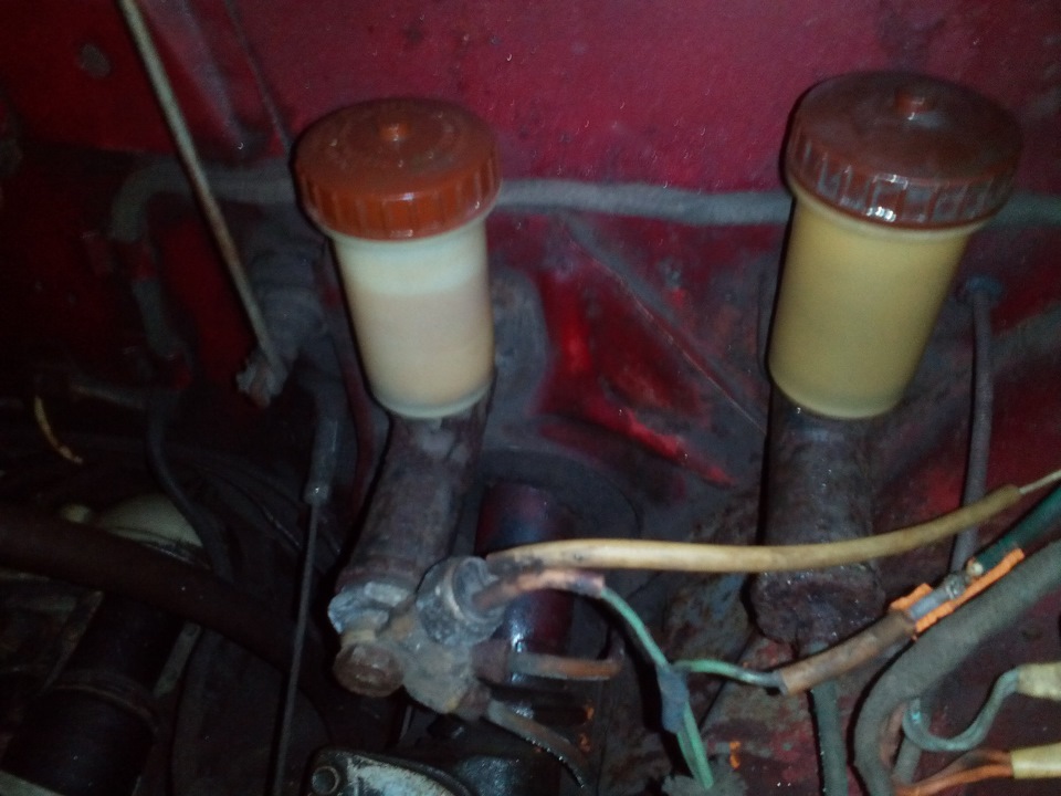 салон та підкапотка авто 4