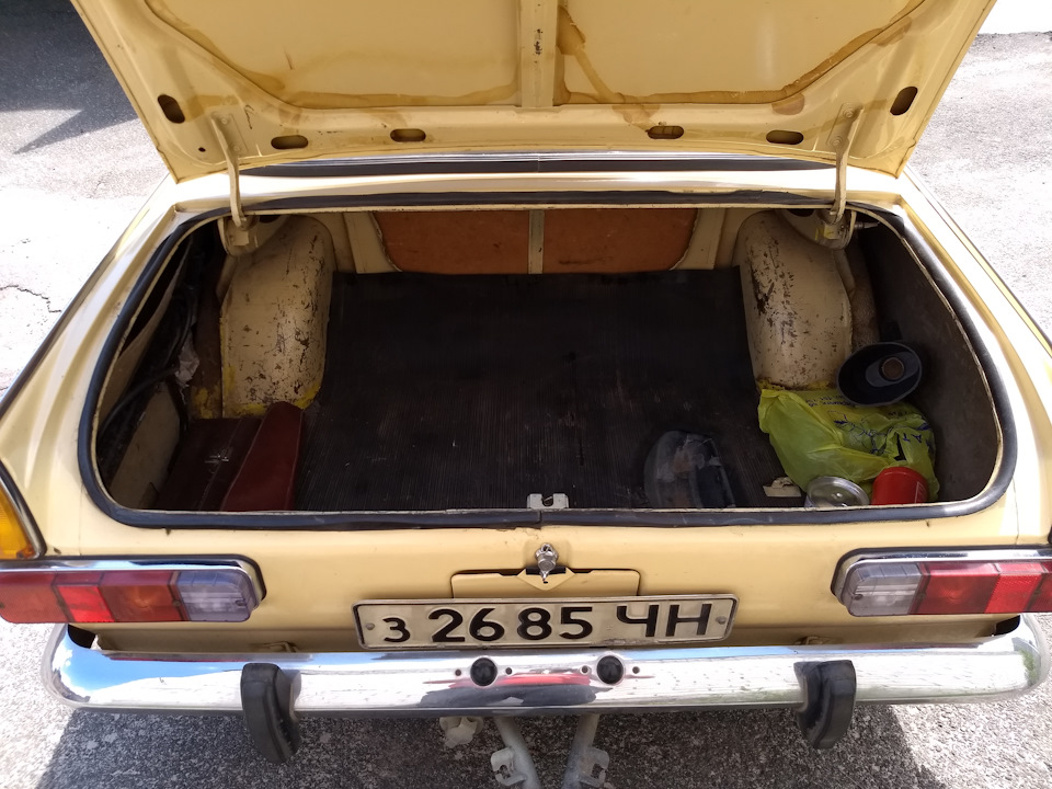 Дився автомобіль Іж 412 ІЕ 3