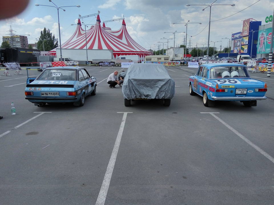 Подруги-суперниці. 5