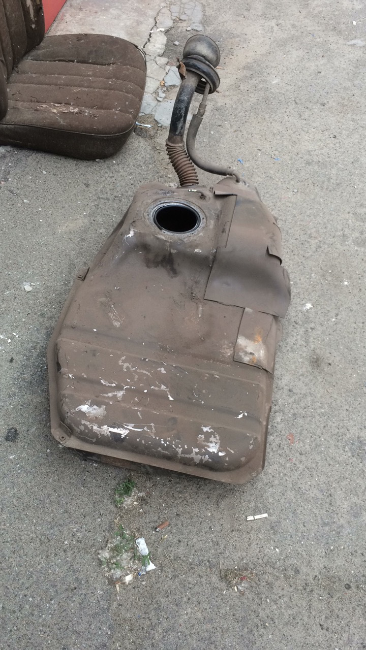 Повернув рідний бензобак замість пластикового 2