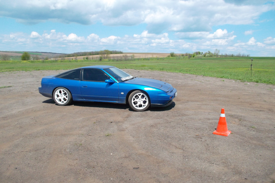 Навчання дрифту Nissan 200SX 1