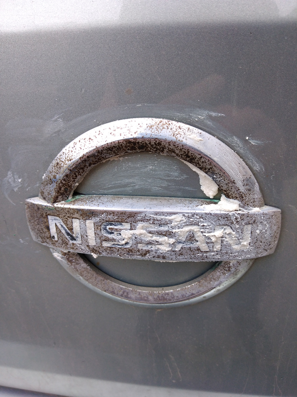 Освіжаємо Nissan автопастою для рук 1