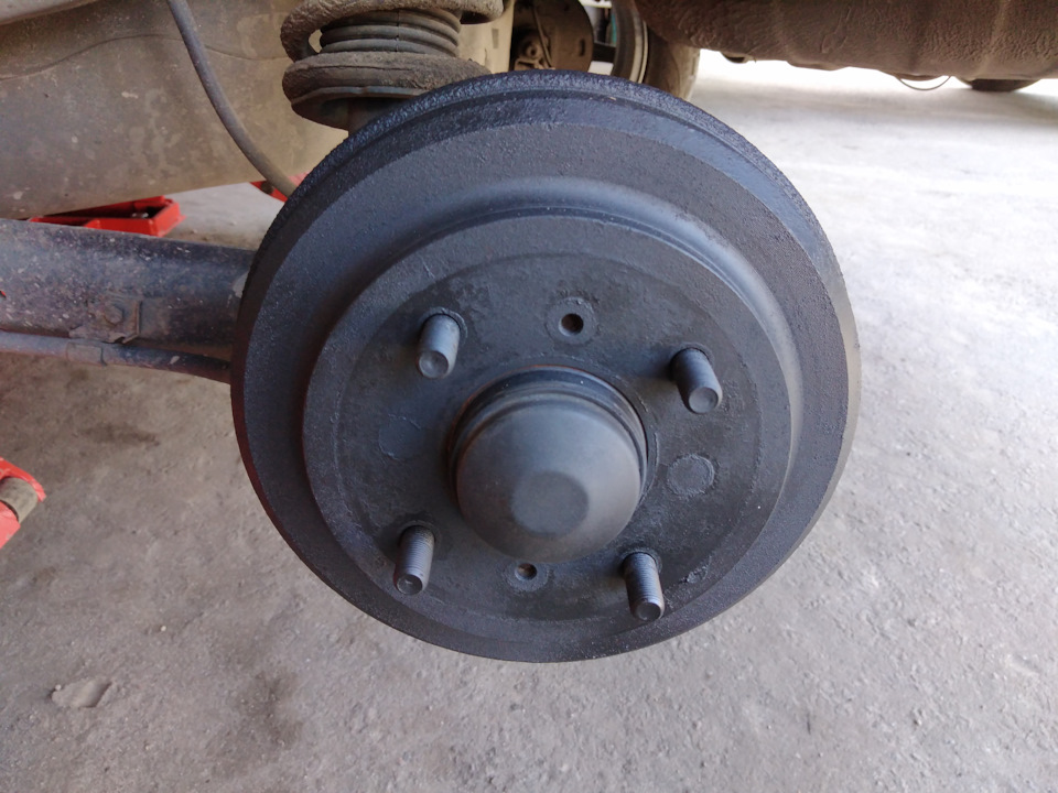 Подкрилок, фарбування гальм та докатка 114.3x4 Kumho 4