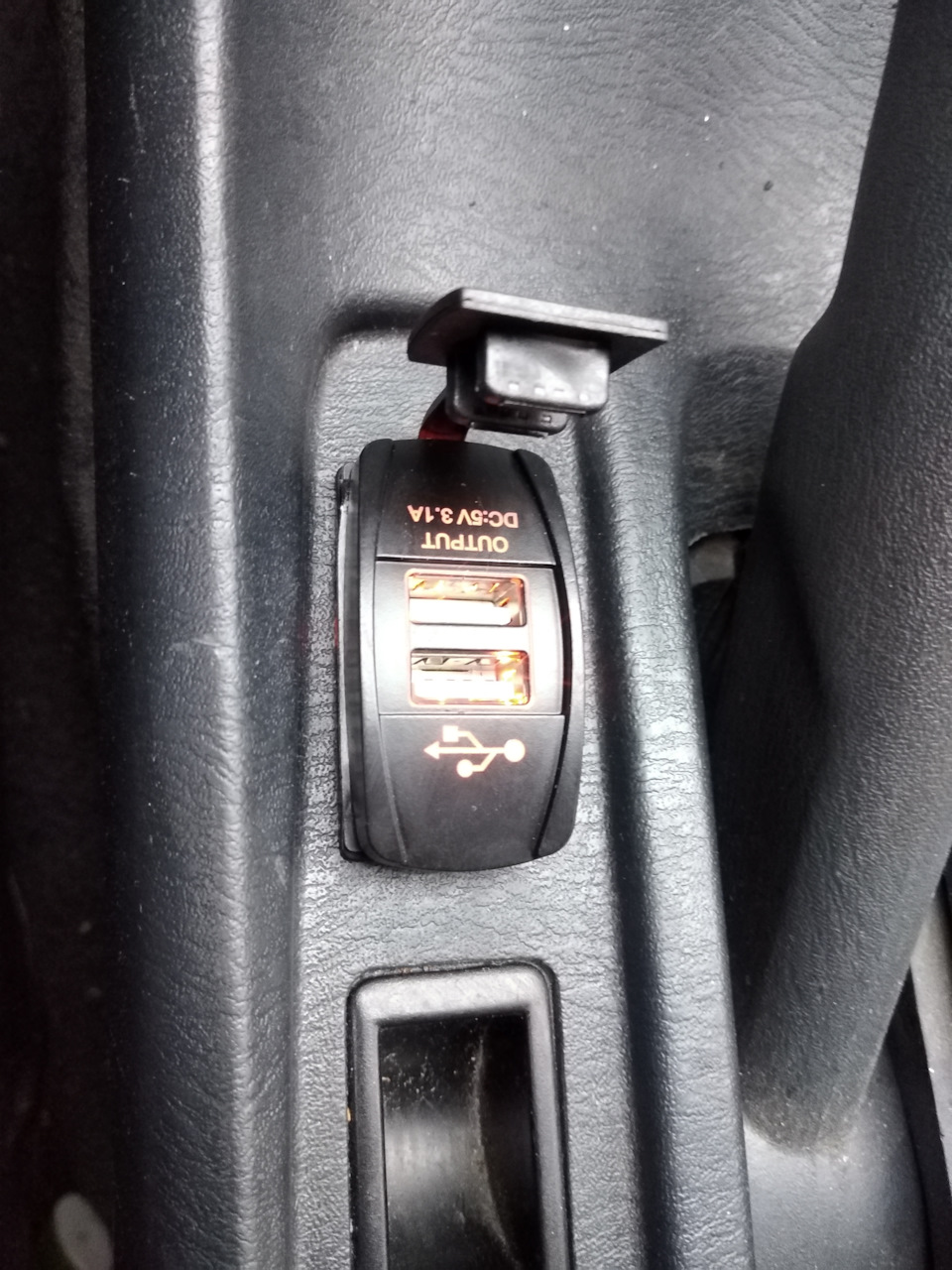 Установка Usb розетки 1