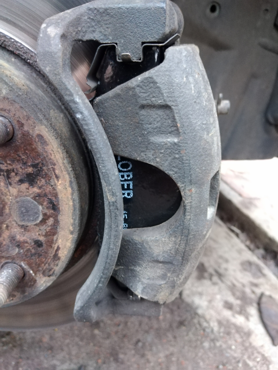 Заміна передніх колодок Nissan Almera Classic 1