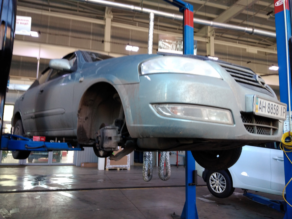 Заміна підшипника передньої маточини Nissan Almera Classic 1
