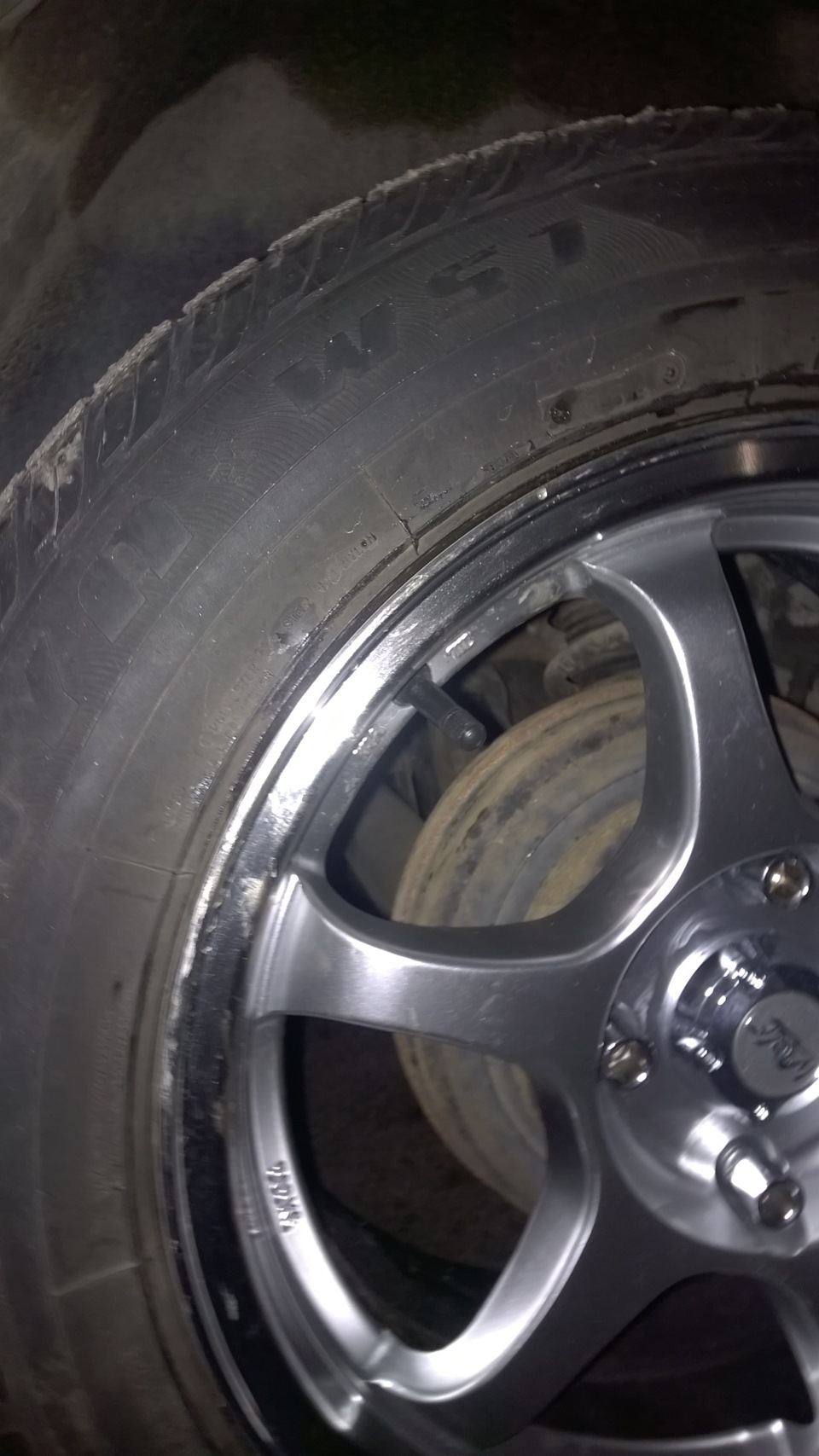 Диски R15 + Нова зимова гума 185 на 65 2