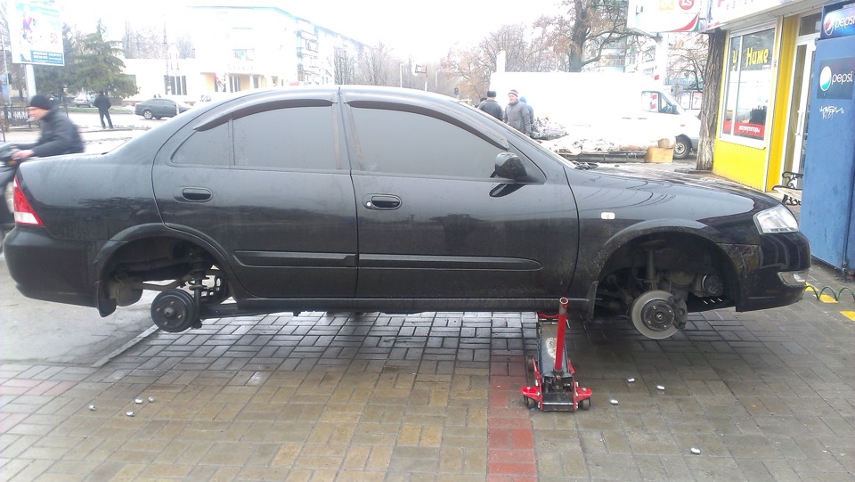 Влетів у ямку - порвав дві покришки 2