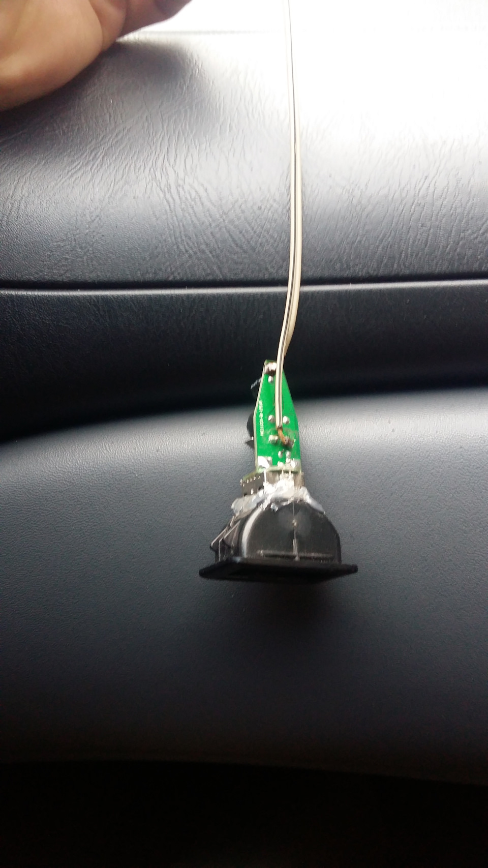 Заряджання USB в авто, на швидку руку 3