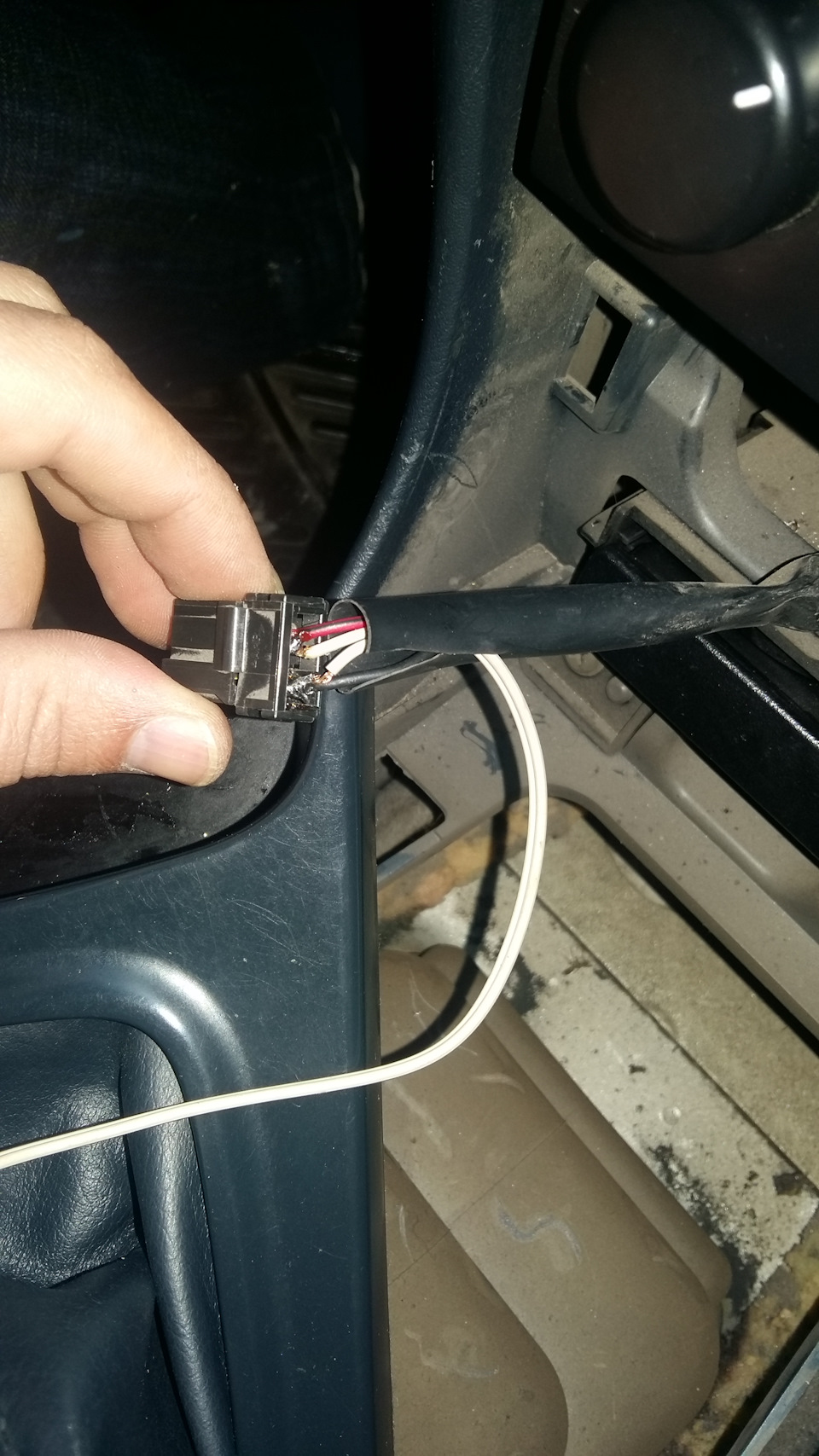 Заряджання USB в авто, на швидку руку 2