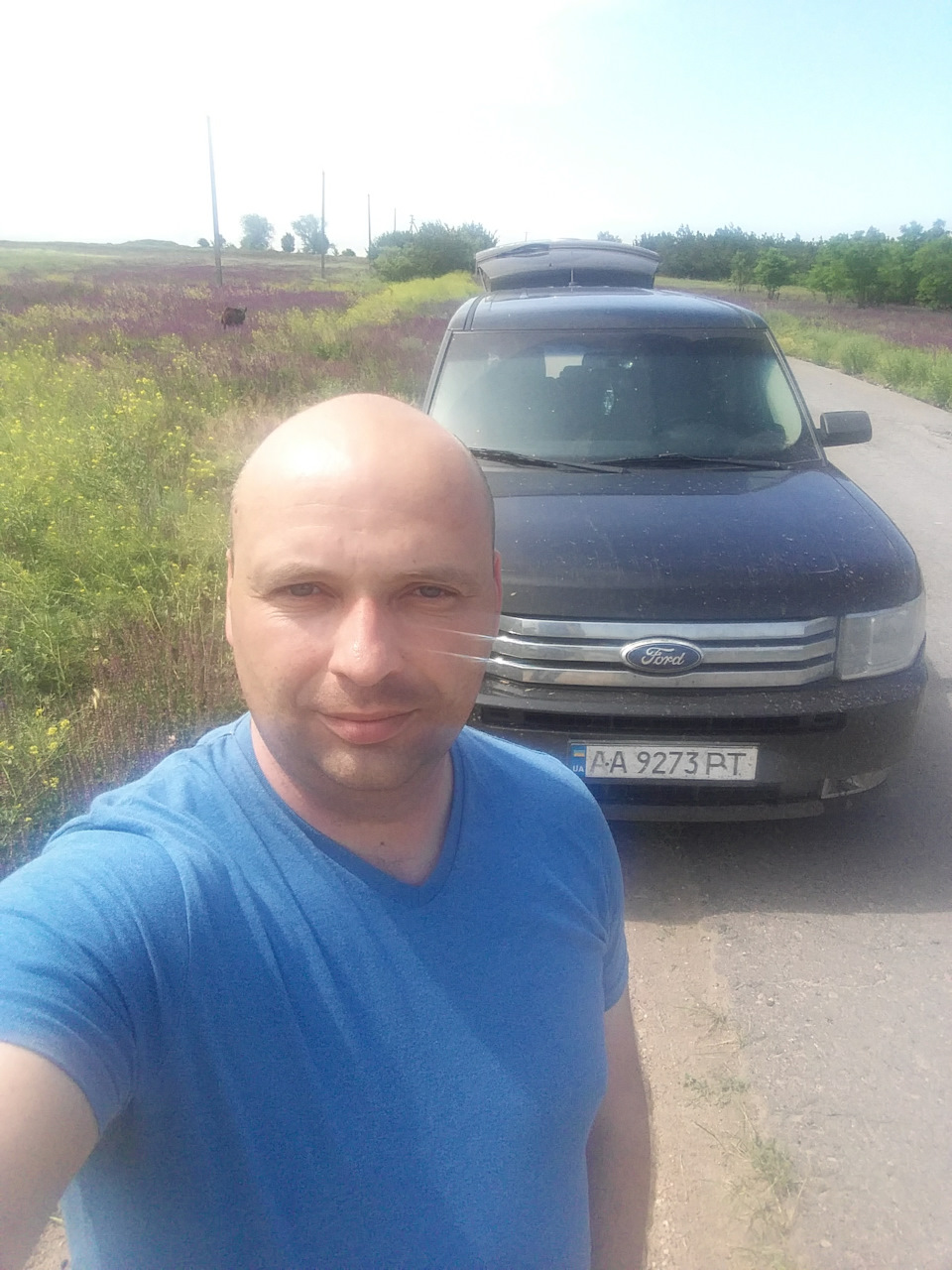 Альмерка відпочиває, а власник працює))) 5
