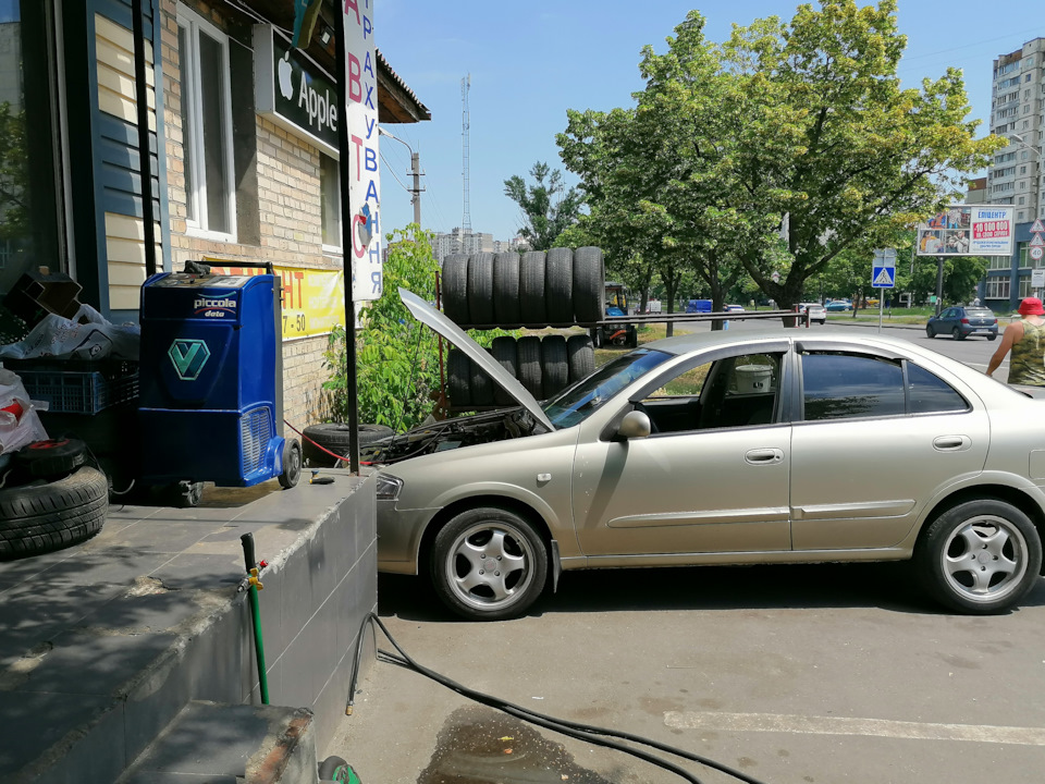 почав з кондиціонера)) закінчив заміною вентилятора, радіатора кондиціонера, рідини, що охолоджує ... 1