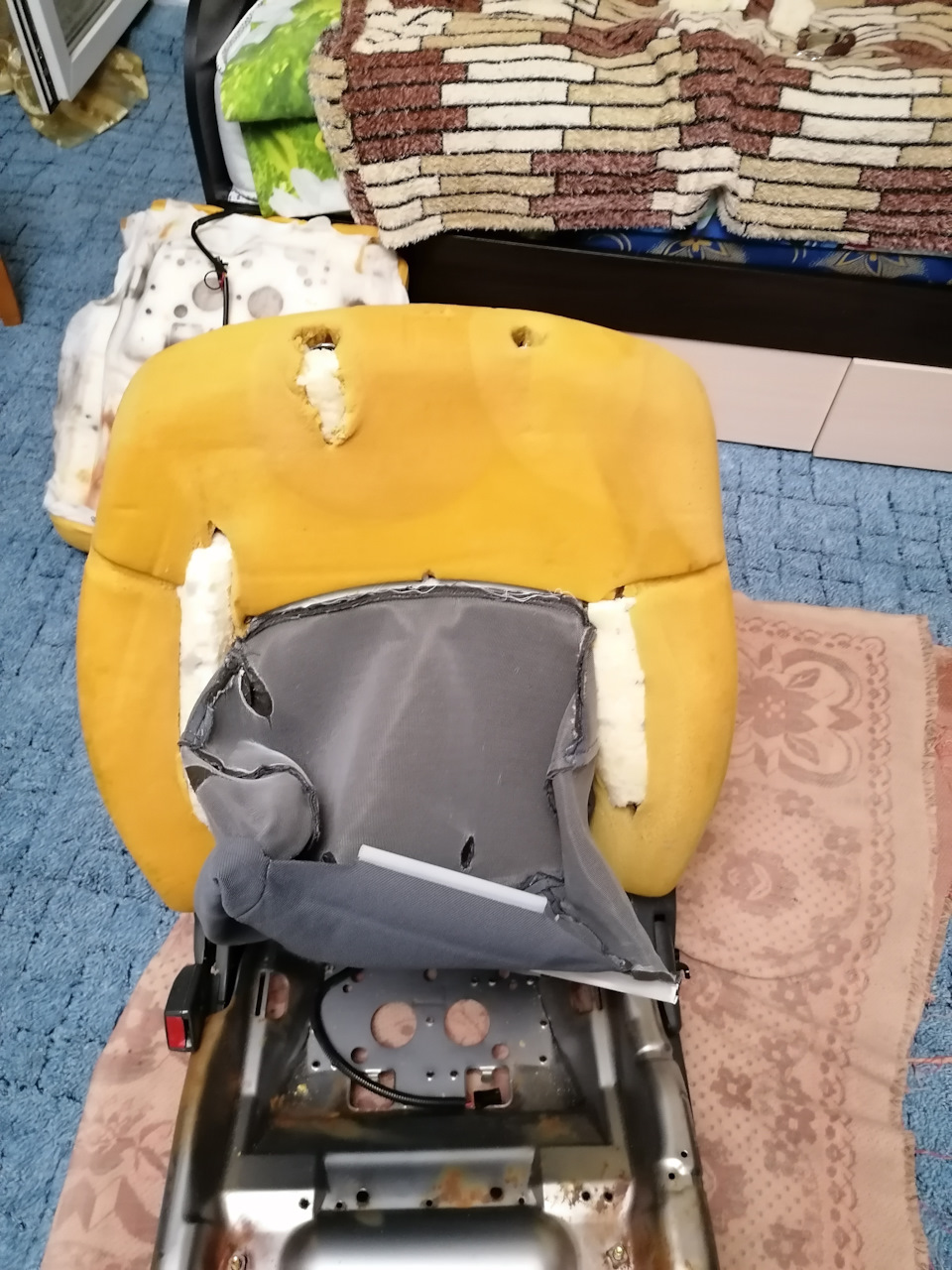питання про сидіння на Альмеру 2