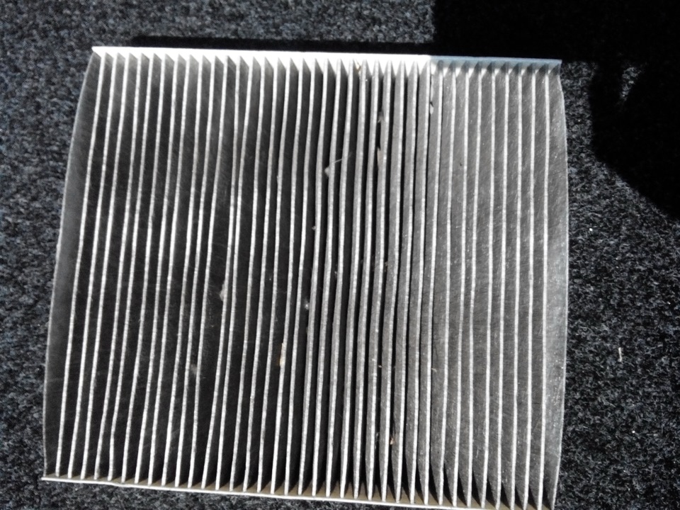 Зміна фільтра салону на Knecht (Mahle Filter) LA 119 2