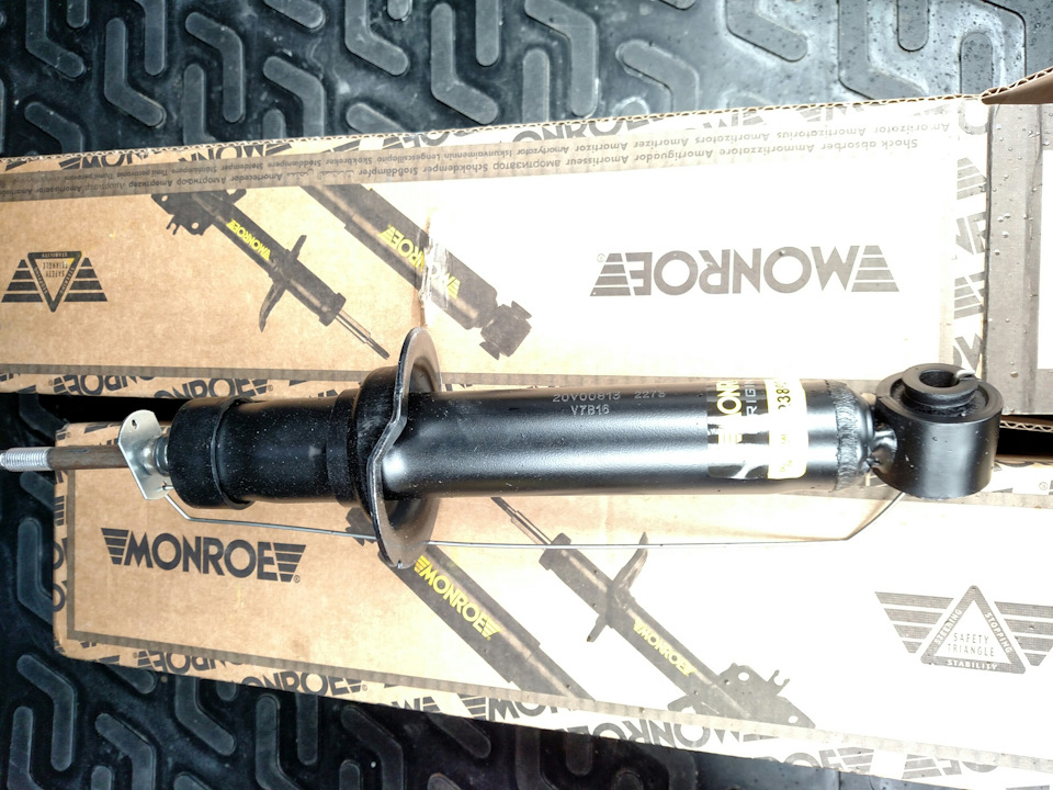 Стійки Monroe 23892, палені? 3