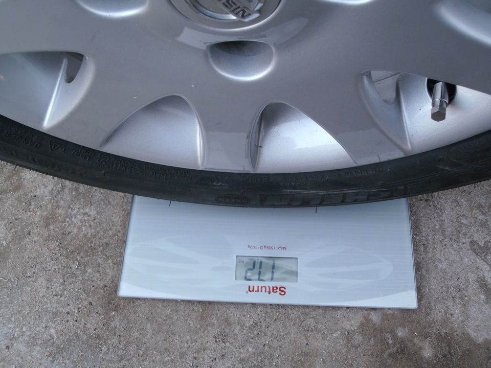 R16 Nissan & Michelin Energy Saver + 195/55 2
