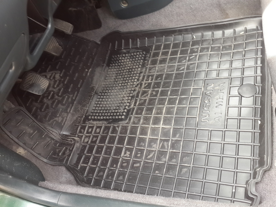 Нові поліуретанові килимки Nissan Almera n15 2