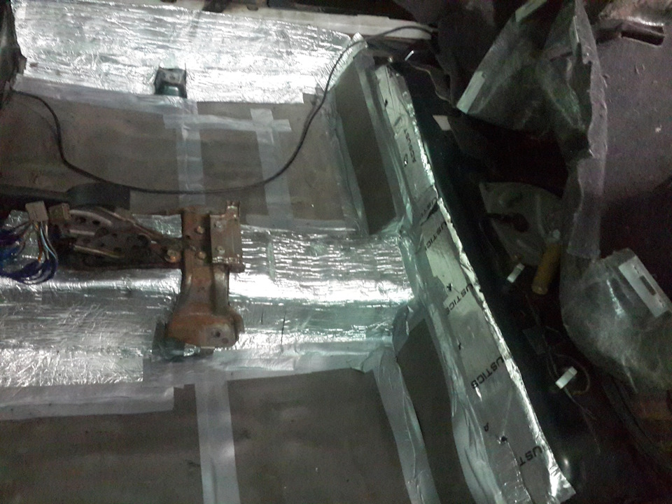 Шумоізоляція підлоги та арок NissanAlmera n15 1996 3