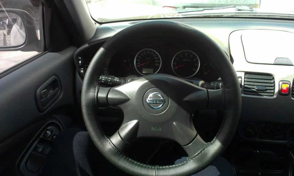 Обшивка керма шкірою almera n16