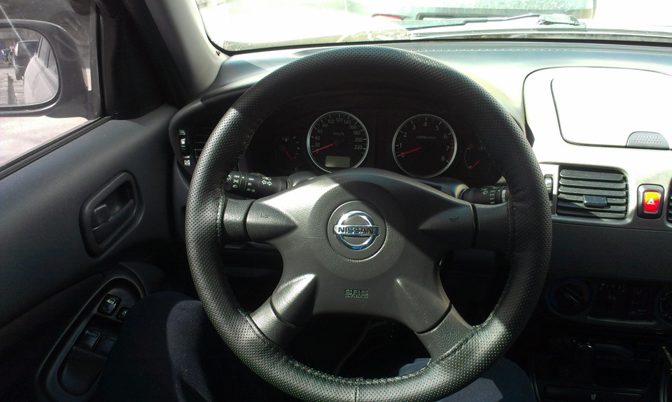 Обшивка керма шкірою almera n16 1