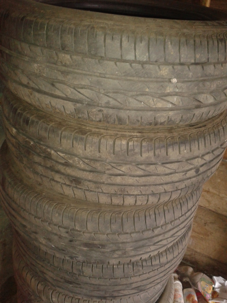 Продам японську гуму Bridgestone 1