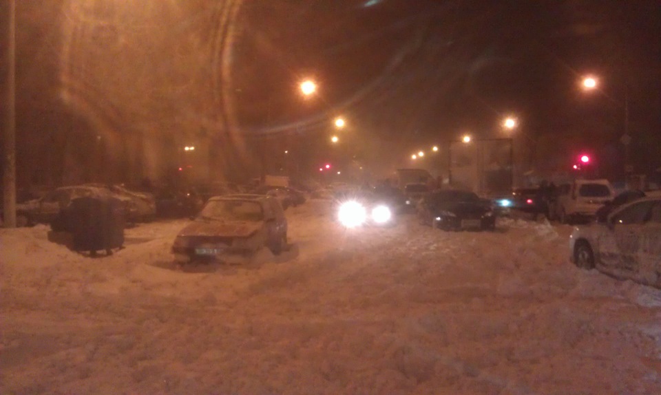 Всіх з новим роком. Перевзувся, купив нову гуму. Застряг перед новим роком. Згорів витратомір повітря та купівля нового 4