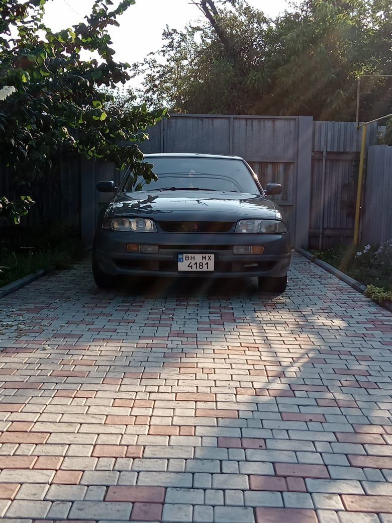 Ну майже новий Nissan 1