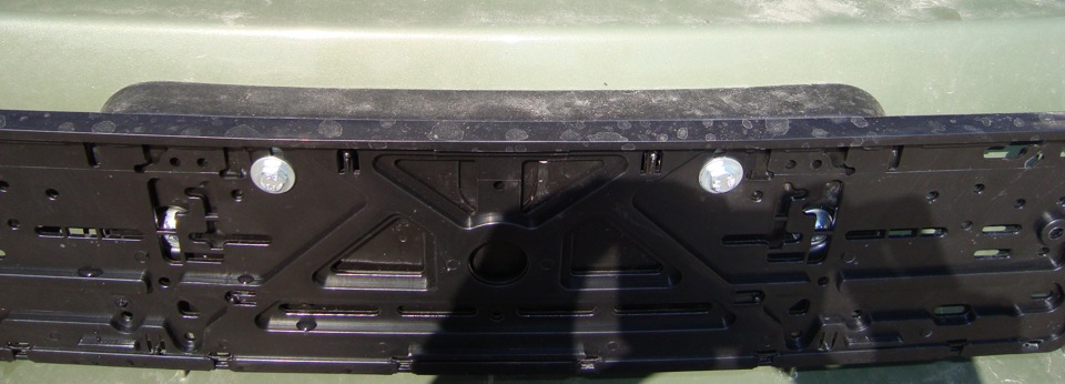 Установка License plate bracket 5