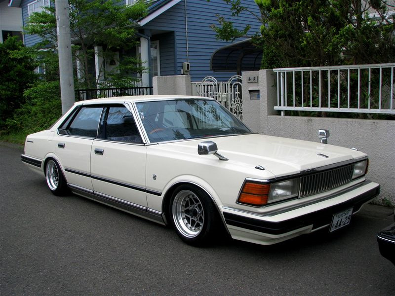 Шукаю поворотники на Gloria\Cedric 430 HARDTOP. 1