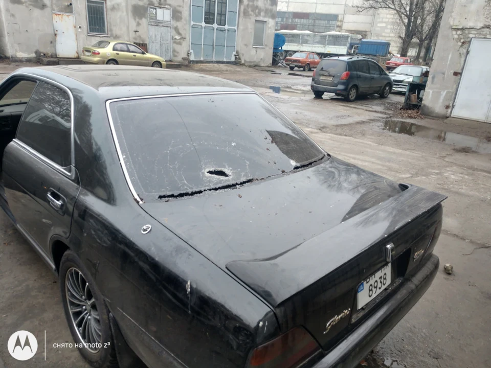 Заднє скло в брязкіт
