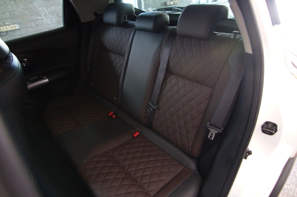 Перетяжка салону Nissan Juke 5