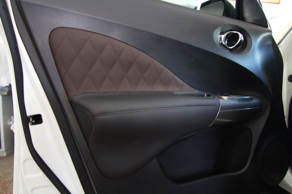 Перетяжка салону Nissan Juke 4