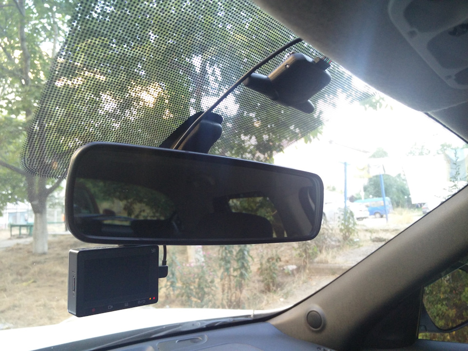 Xiaomi Yi 1080P Car WiFi DVR 1