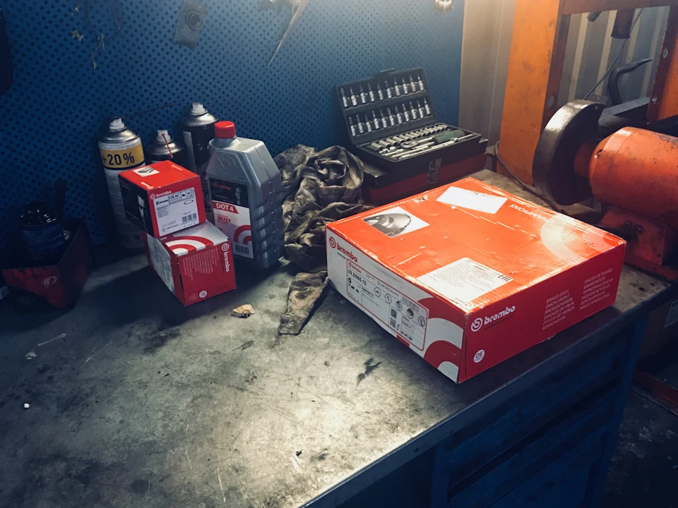 07 Гальмівні диски, колодки та рідина Brembo (всередині питання)