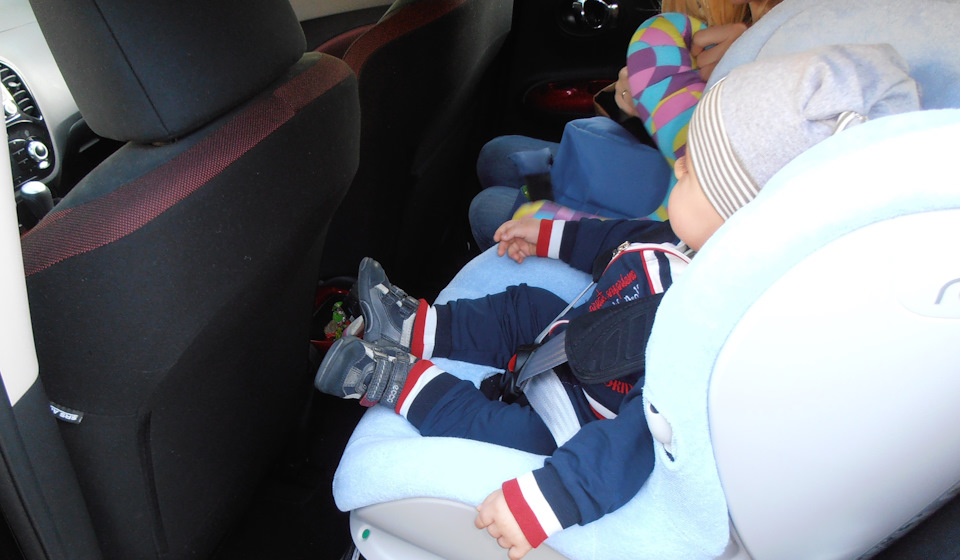 Про дитяче крісло BRITAX-RÖMER Trifix. 4