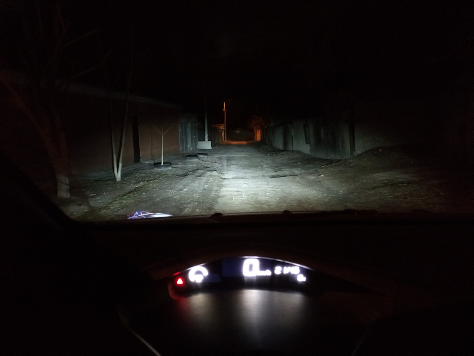 Заміна ламп головного світла 3