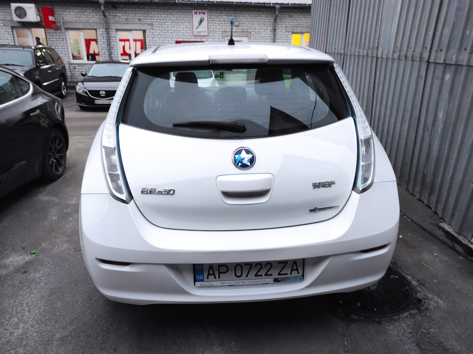 Продам Nissan Leaf 2013 - soh 85% 4
