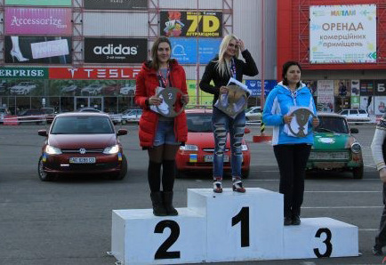 Гордий переможець Nissan Leaf 1